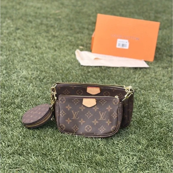Faux Louis Vuitton Multi Pochette - Picture 3 of 5